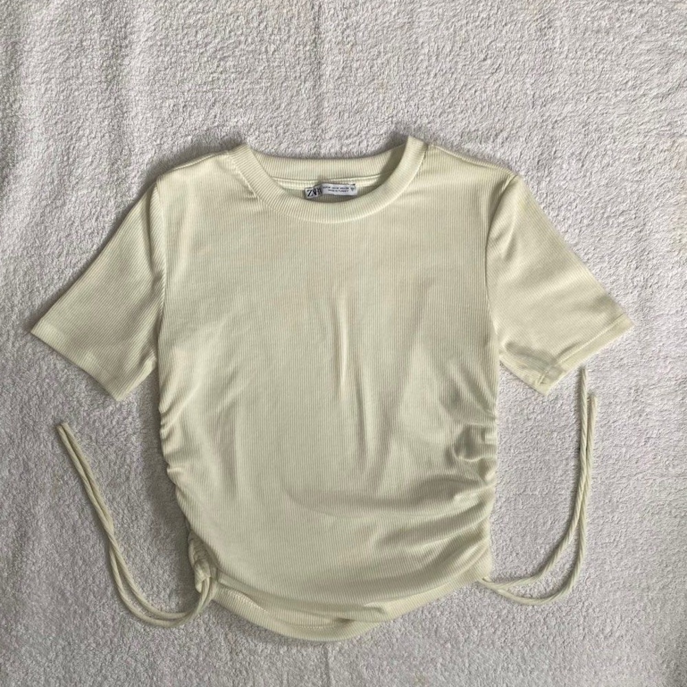 NWOT - zara white side ruched top